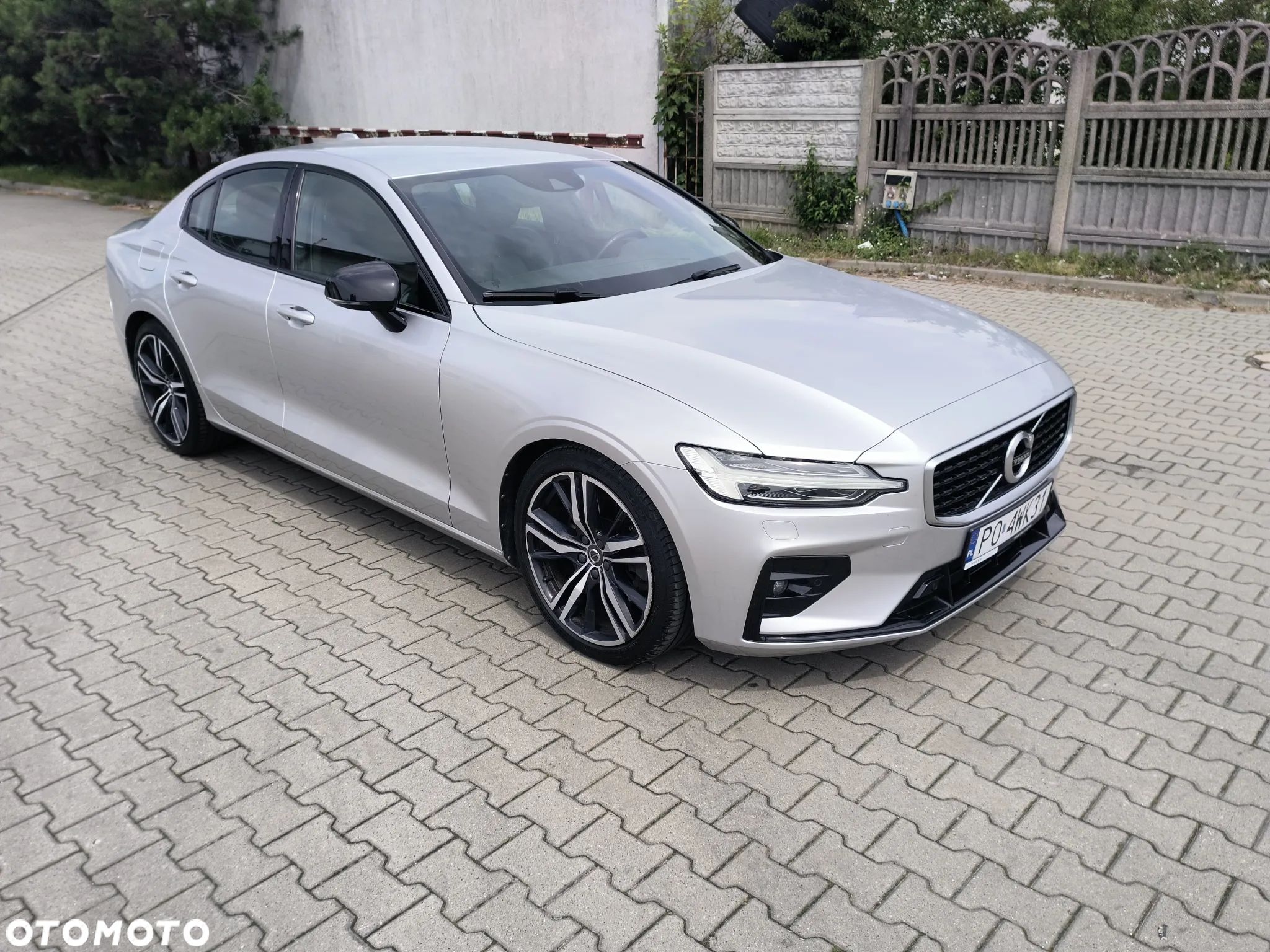 Volvo S60 T5 AWD R-Design - 1