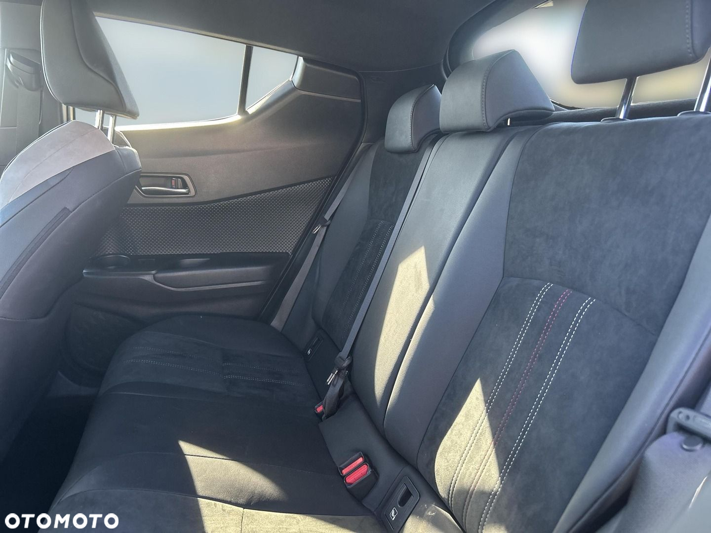 Toyota C-HR 2.0 Hybrid GR Sport - 12
