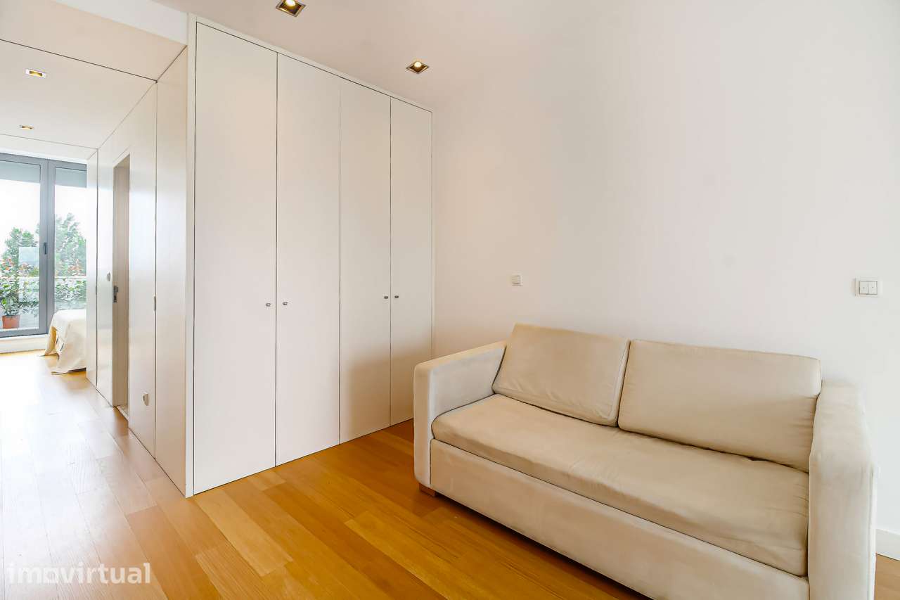 Apartamento T1+1 duplex com terraço privado e vista desafogada - Grande imagem: 3/8