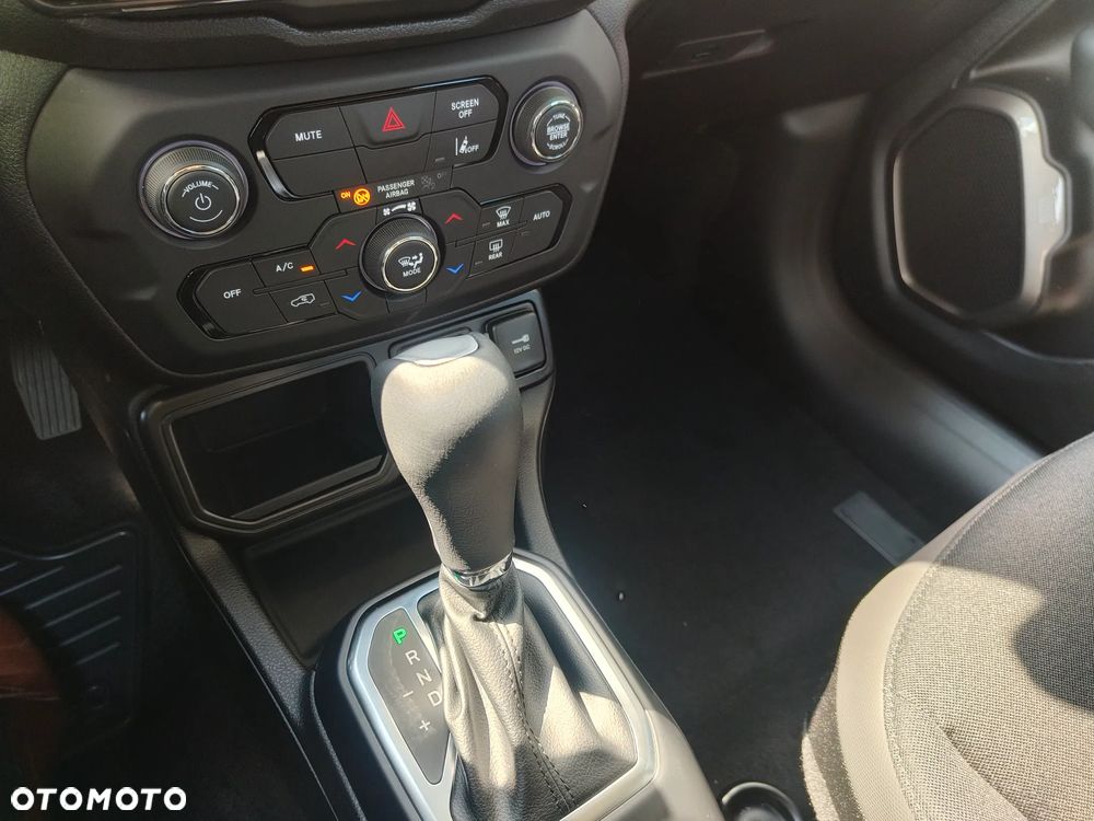 Jeep Renegade - 17