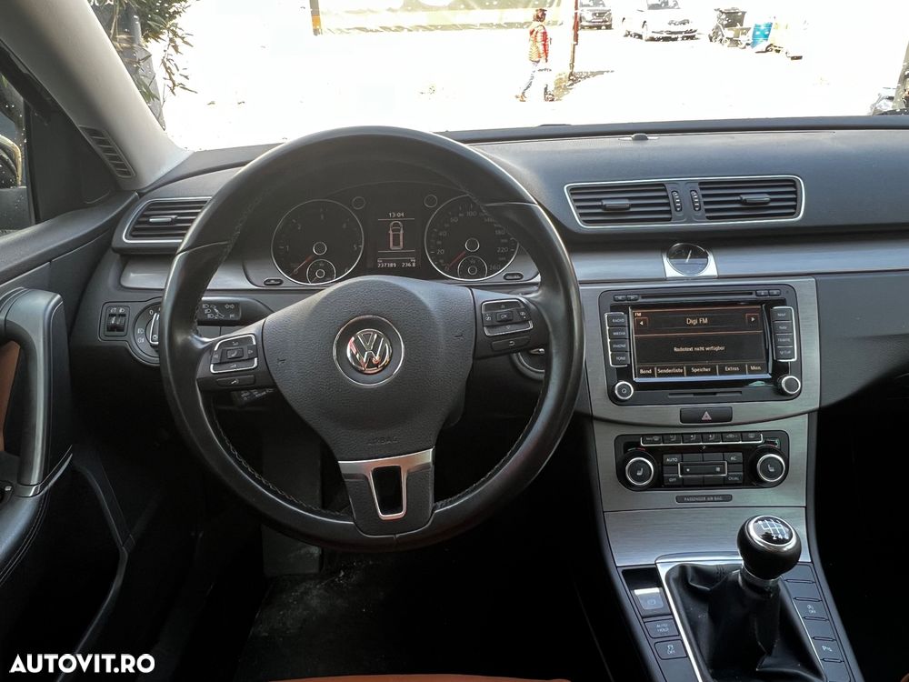 Volkswagen Passat - 30
