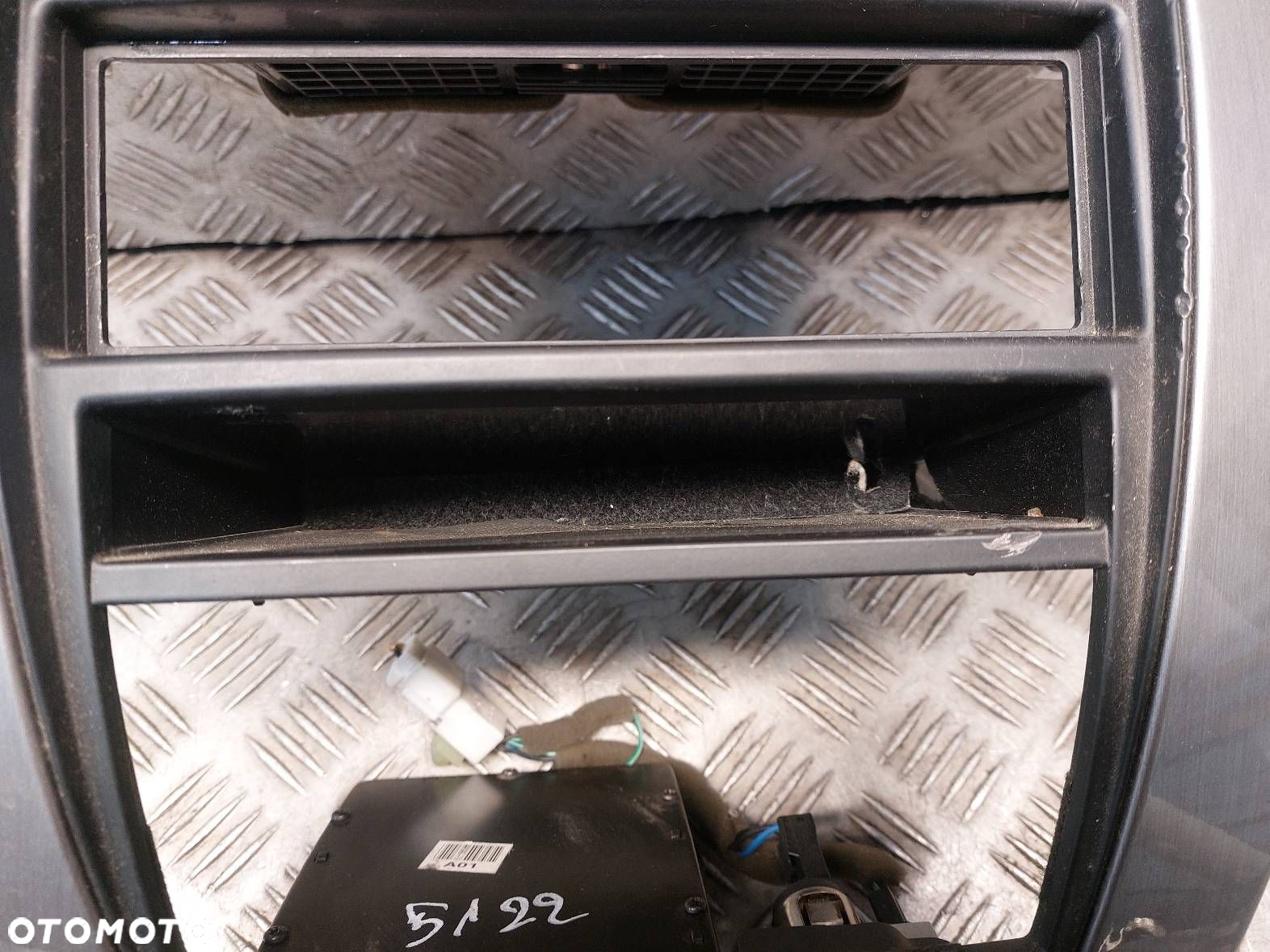 RAMKA KONSOLI ŚRODKOWEJ + LEWARKA BIEGÓW  HYUNDAI TUCSON I 84651-2E000 - 8