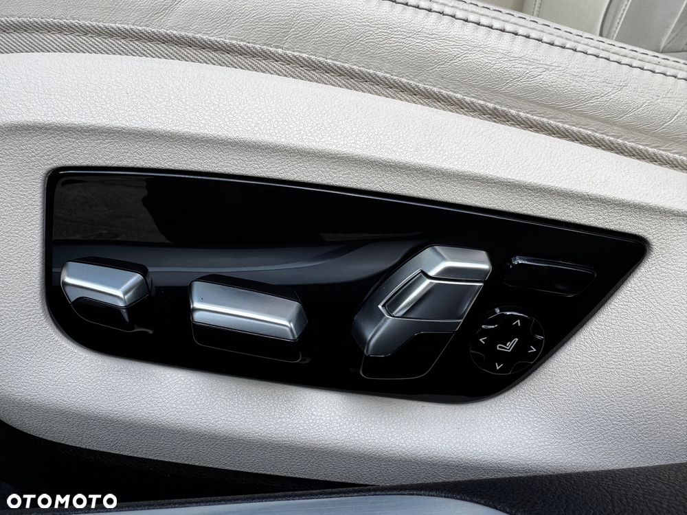 BMW Seria 7 740d xDrive - 16