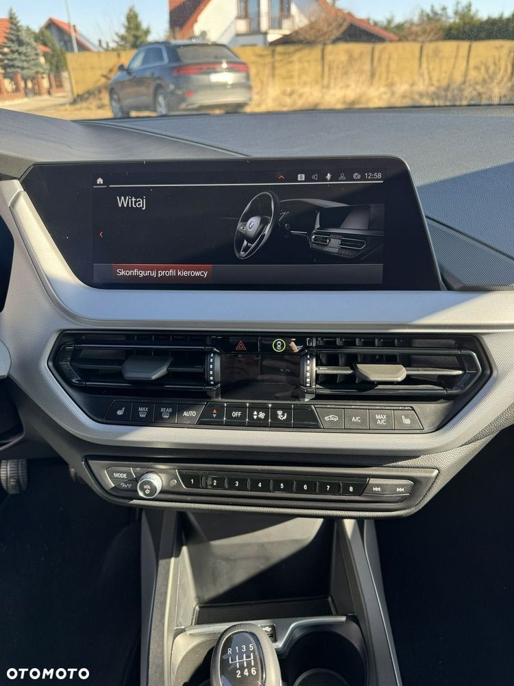BMW Seria 1 118i Luxury Line - 16