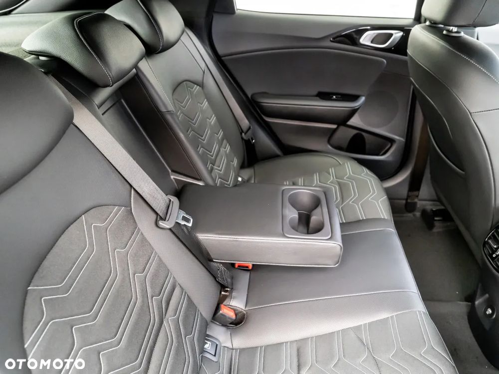 Kia XCeed 1.6 T-GDI Tribute DCT - 19