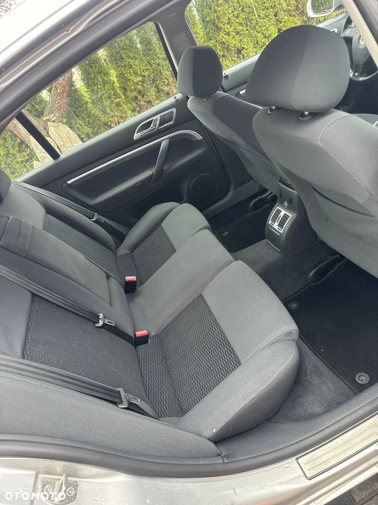 Skoda Superb 2.0 TDI DPF Ambiente - 25