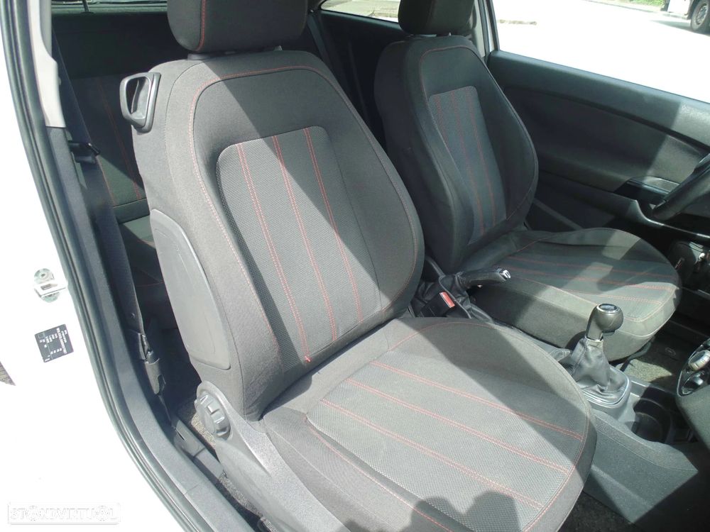 Opel Corsa 1.2 Black Edition 129g - 18