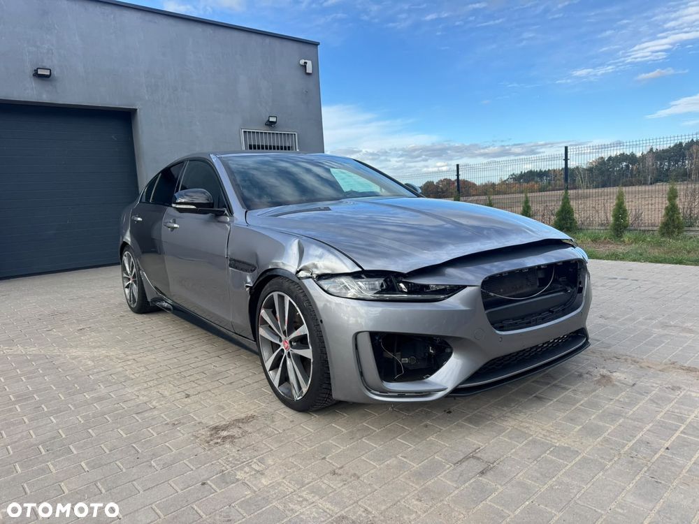 Jaguar Xe 2021 photo 4