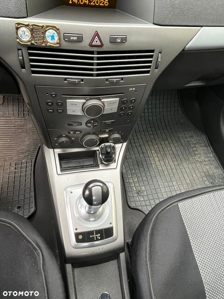 Opel Astra 1.6 Essentia Easytronic - 8