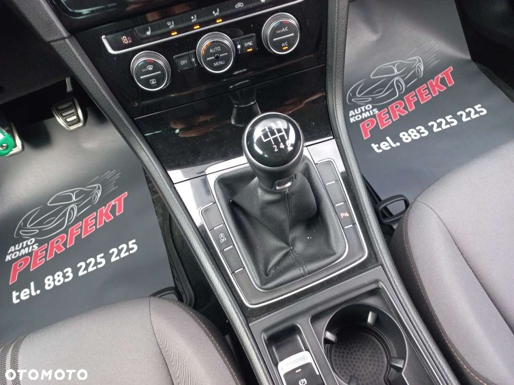Volkswagen Golf - 21