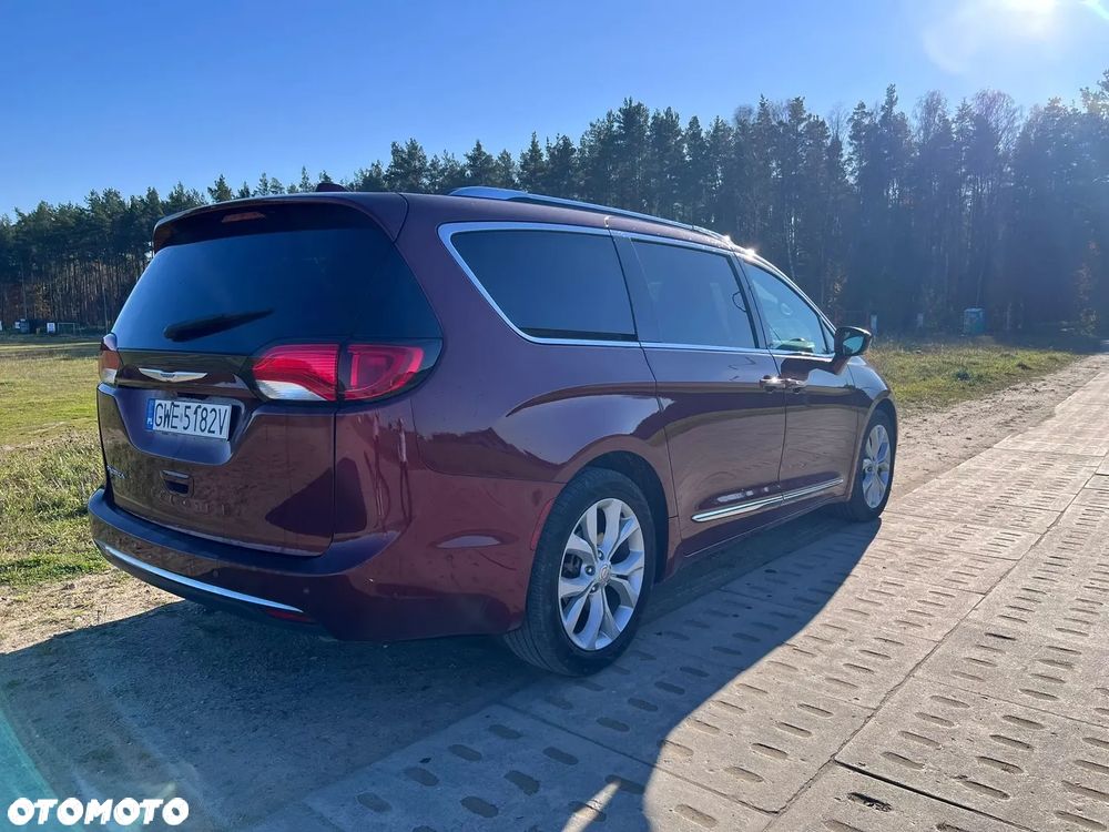 Chrysler Pacifica - 7