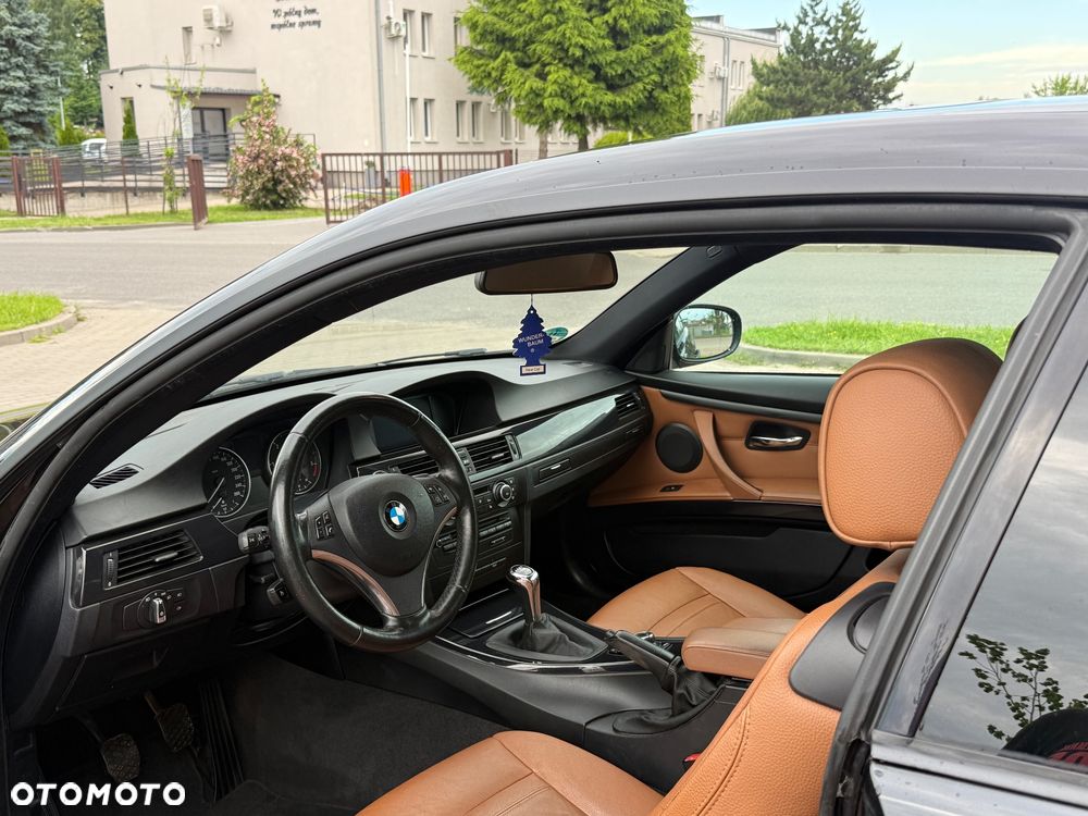 BMW Seria 3 320d Edition Exclusive - 15