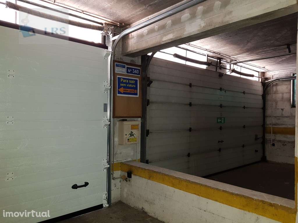 Quinta da Bela vista, Sassoeiros, estacionamento com 14 m2, na cave... - Grande imagem: 3/4