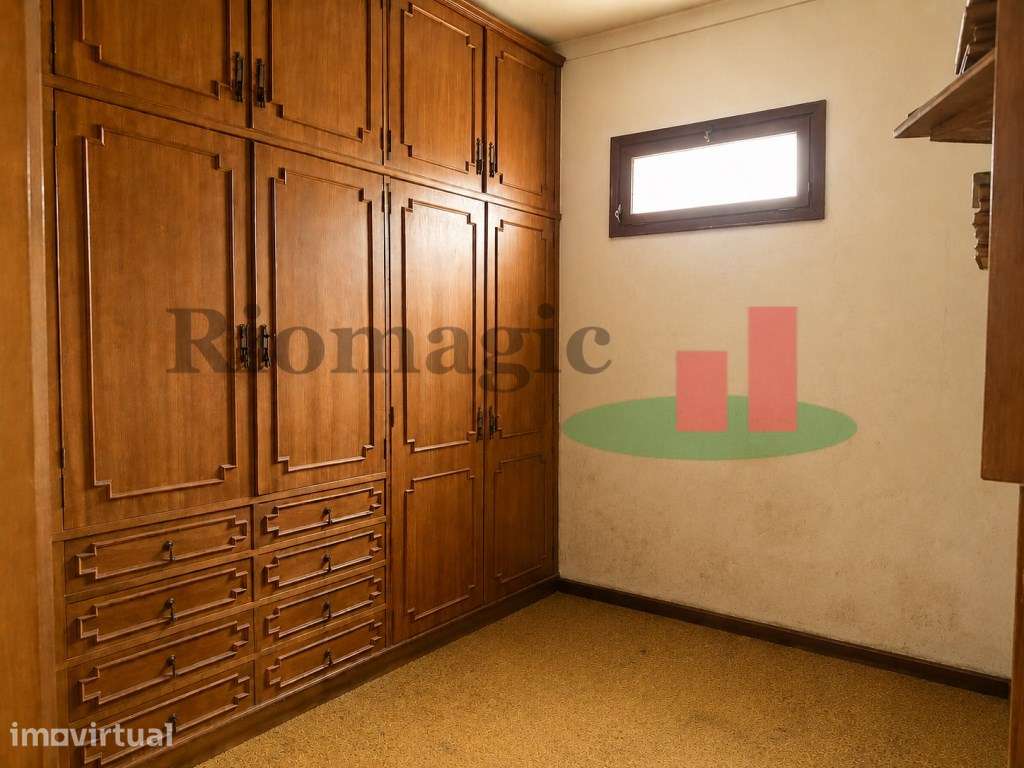Moradia T2 p/Recuperar - Campolide - Grande imagem: 5/7