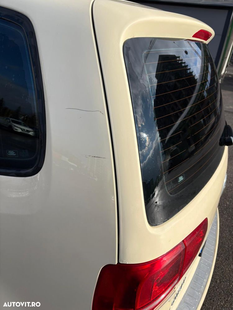 Volkswagen Touran - 15