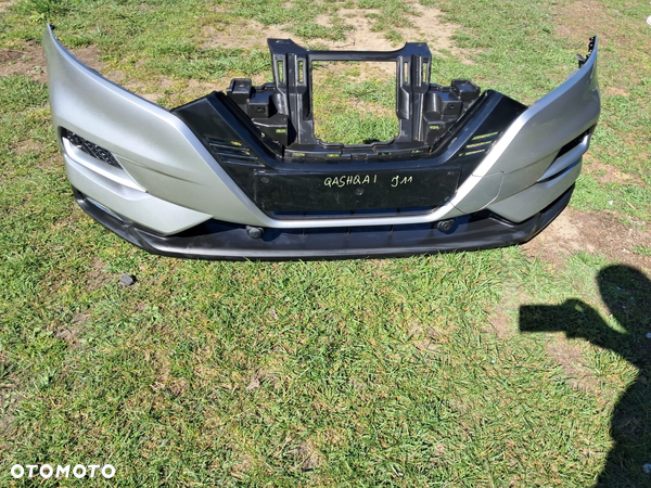Zderzak przedni 4 pdc bez spryski Nissan qashqai j11 lift PY0