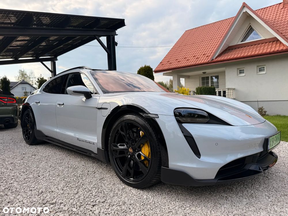 Porsche Taycan - 1
