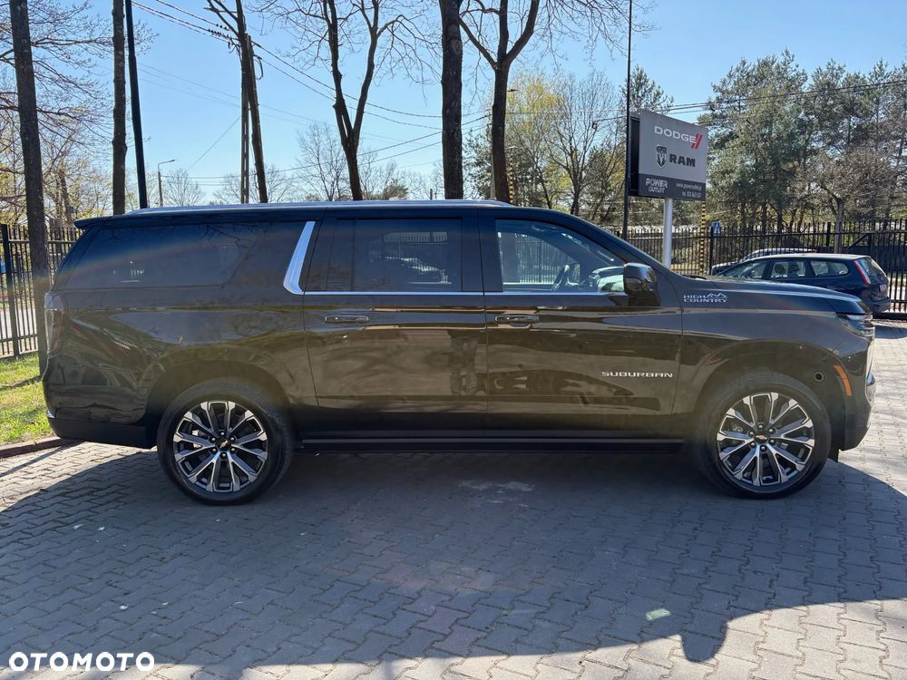 Chevrolet Suburban - 6