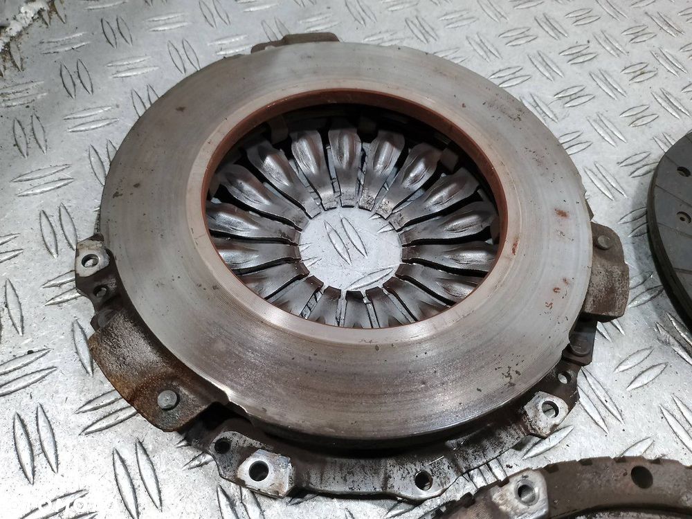 KOŁO ZAMACHOWE NISSAN MICRA K12 ( 02-10 ) - 8