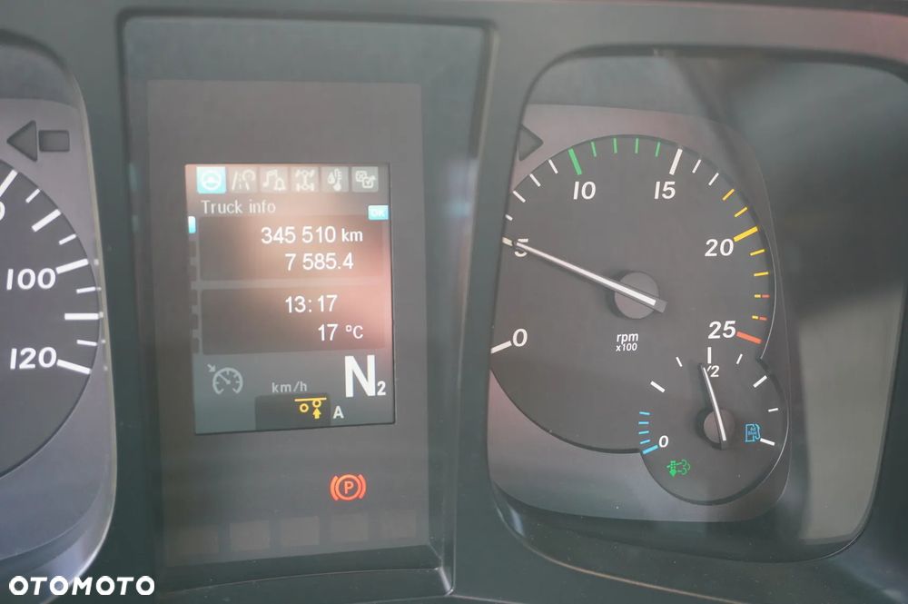 Mercedes-Benz Antos 2540 / Burtowy 15 EPAL / HDS Fassi F165 / 6.1 t / Zasięg 8 m / pilot / rotator / 1600 MTH / oś skrętna - 26