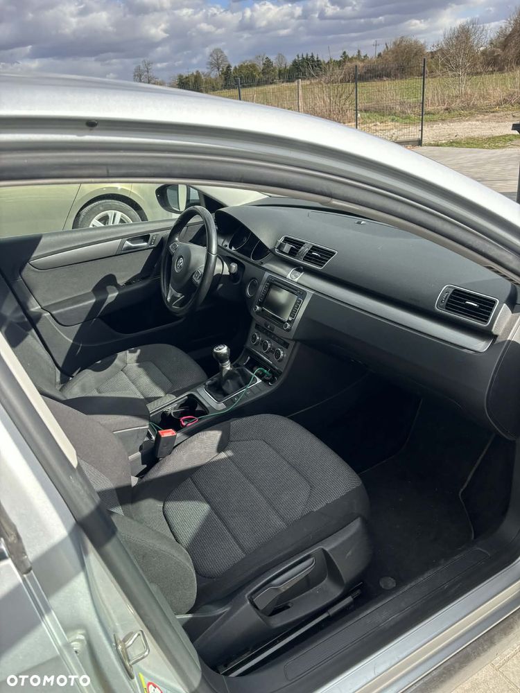 Volkswagen Passat 2.0 TDI Comfortline - 18