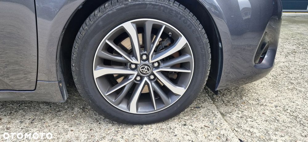 Toyota Avensis - 9