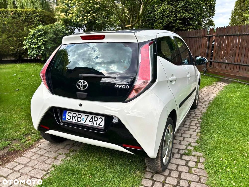 Toyota Aygo x-play touch - 3