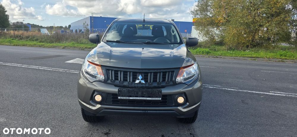 Mitsubishi L200 Pick Up 4x4 S&S Club Cab Basis - 2