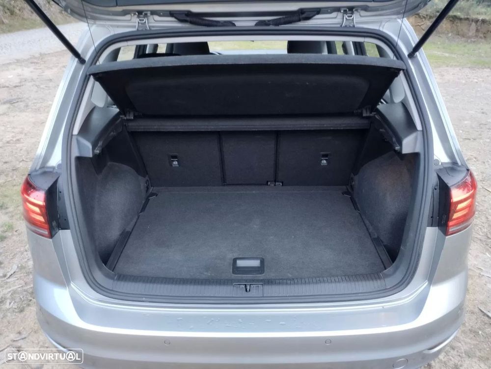 VW Golf 1.6 TDI Confortline - 14