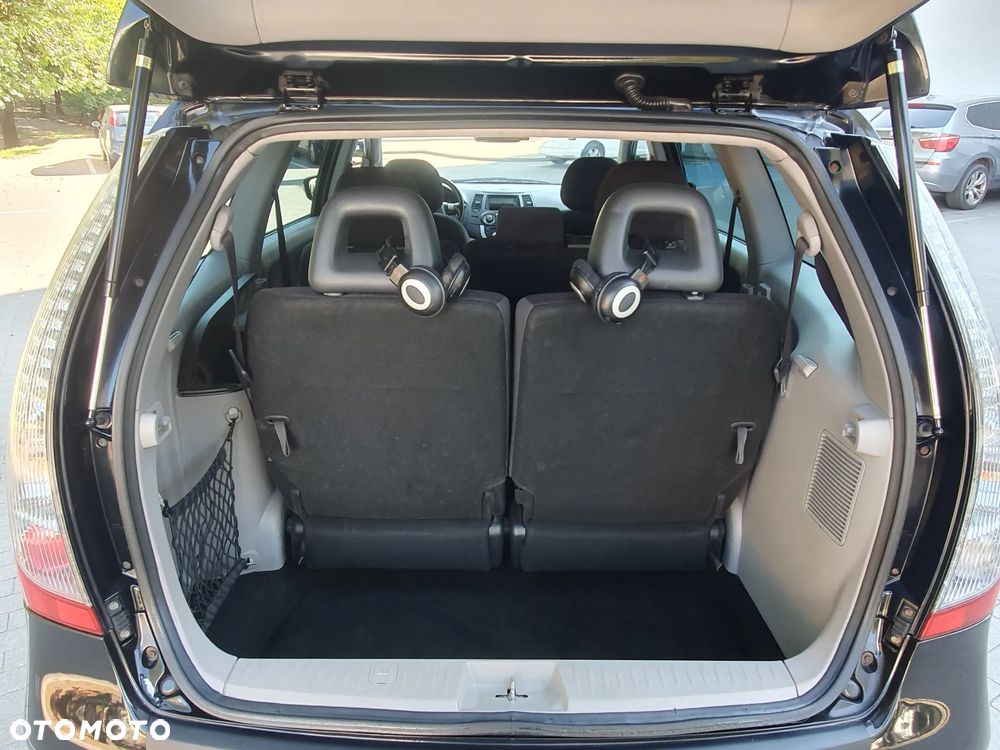 Mitsubishi Grandis - 31