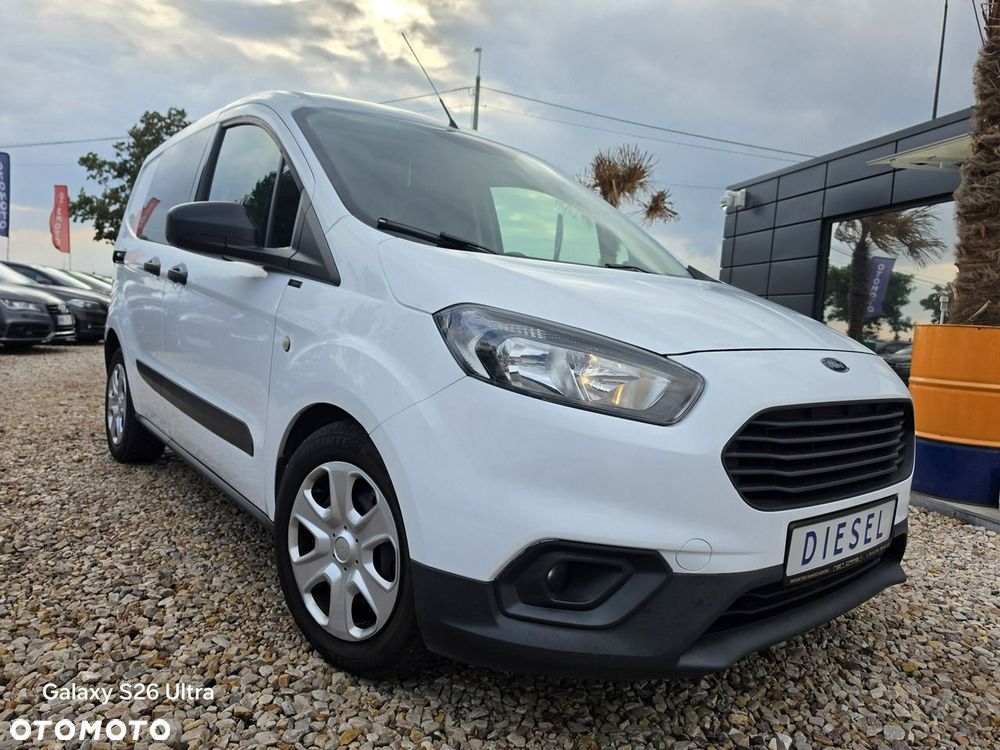Ford Transit Courier - 17