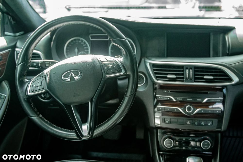 Infiniti Q30 2.2d DCT AWD Premium - 4