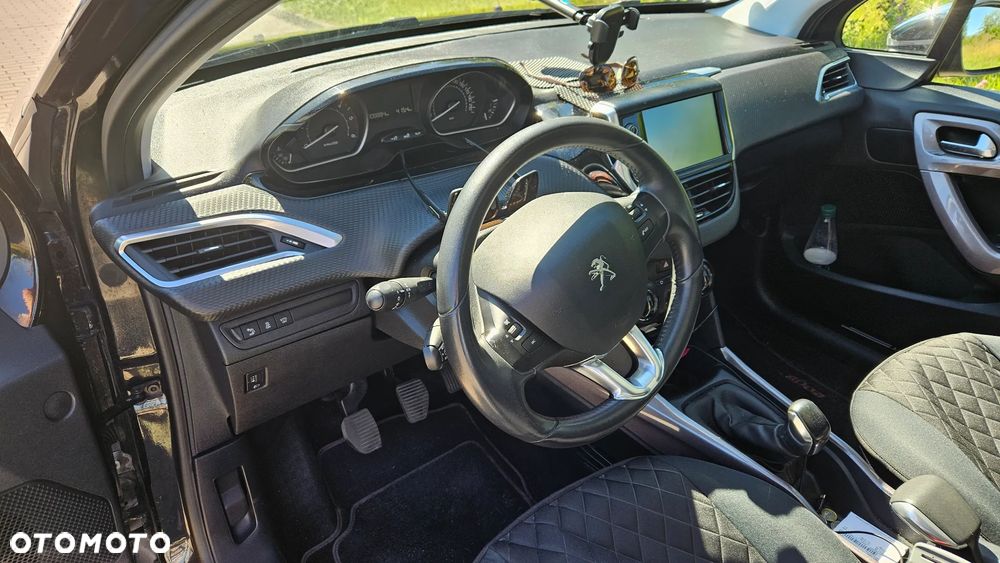 Peugeot 2008 1.6 BlueHDi Allure - 9
