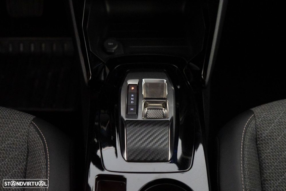 Peugeot 2008 1.2 Hybrid Allure e-DCS6 - 27
