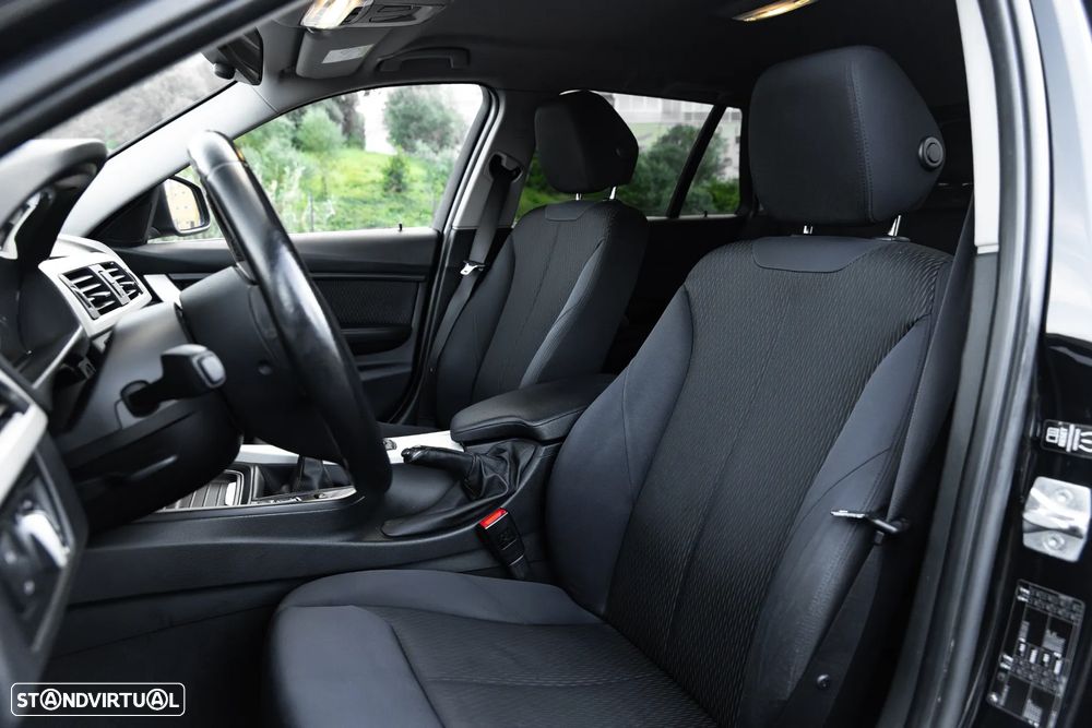 BMW 320 d Blue Performance - 38