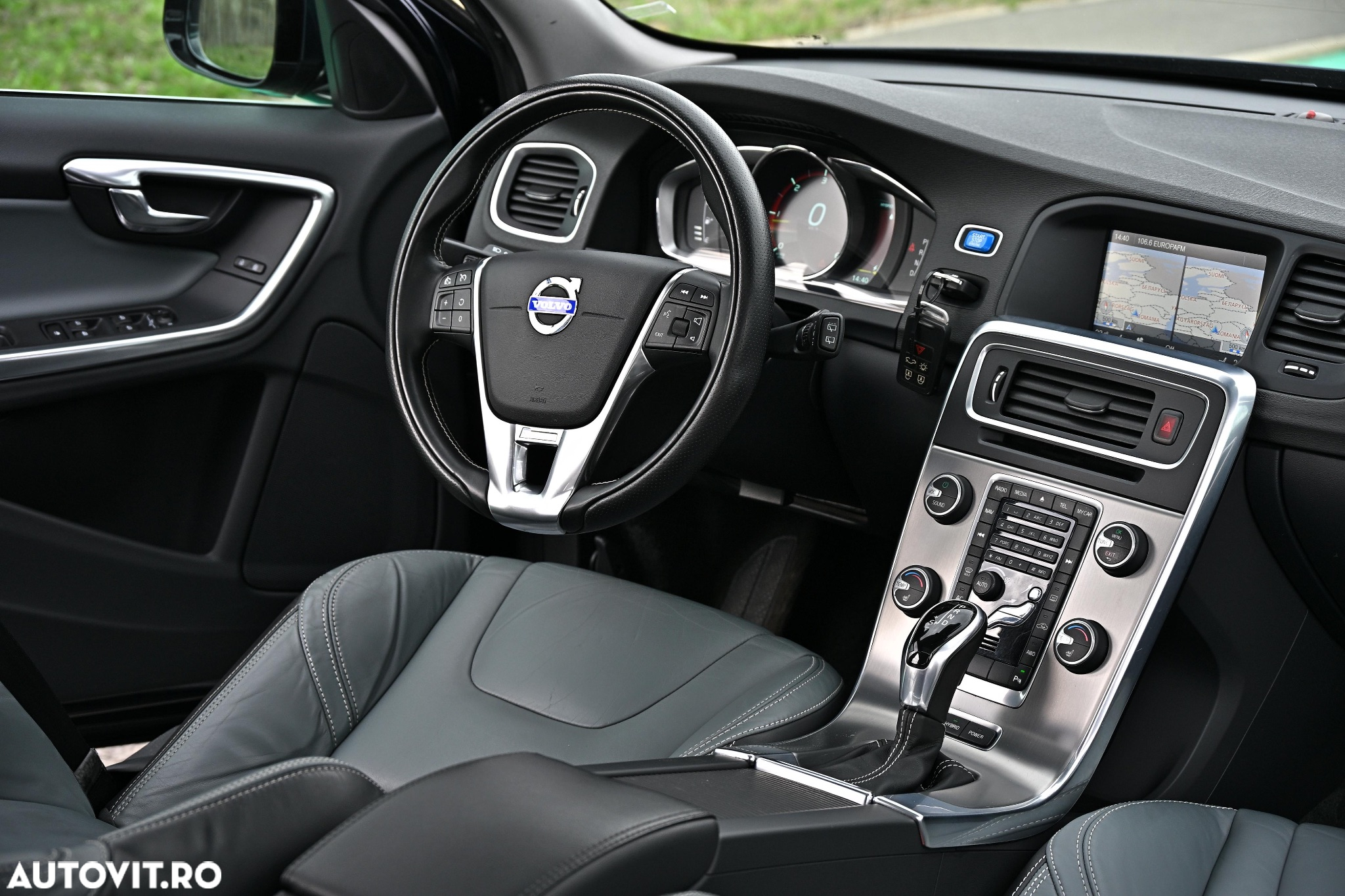 Volvo V60 D6 Plug-In-Hybrid AWD Geartronic Summum - 8