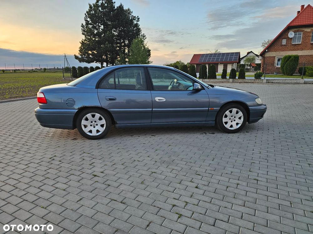 Opel Omega 2.2 Elegance - 3