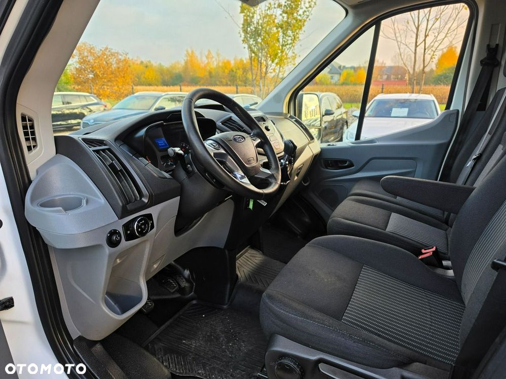 Ford Transit - 32