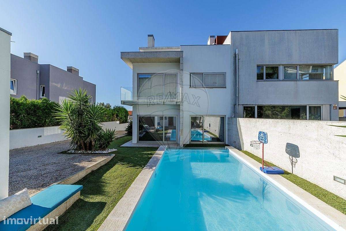 MORADIA T4 DE EXCELÊNCIA COM PISCINA AQUECIDA E VISTA MAR | ARCOZEL... - Grande imagem: 2/30