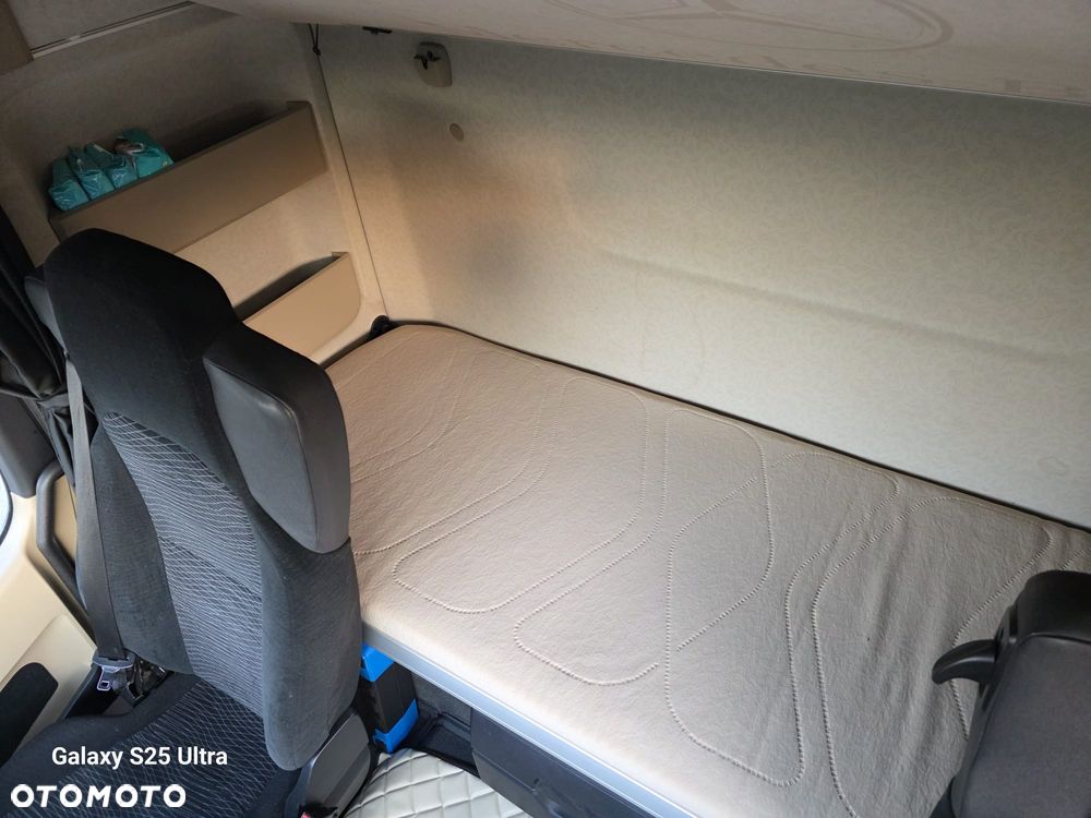 Mercedes-Benz 1835 - 12