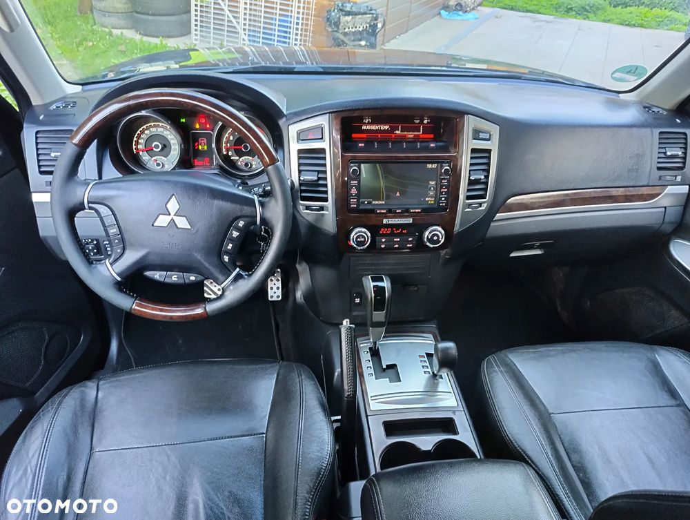 Mitsubishi Pajero 3.2 DI-D Automatik Plus - 9