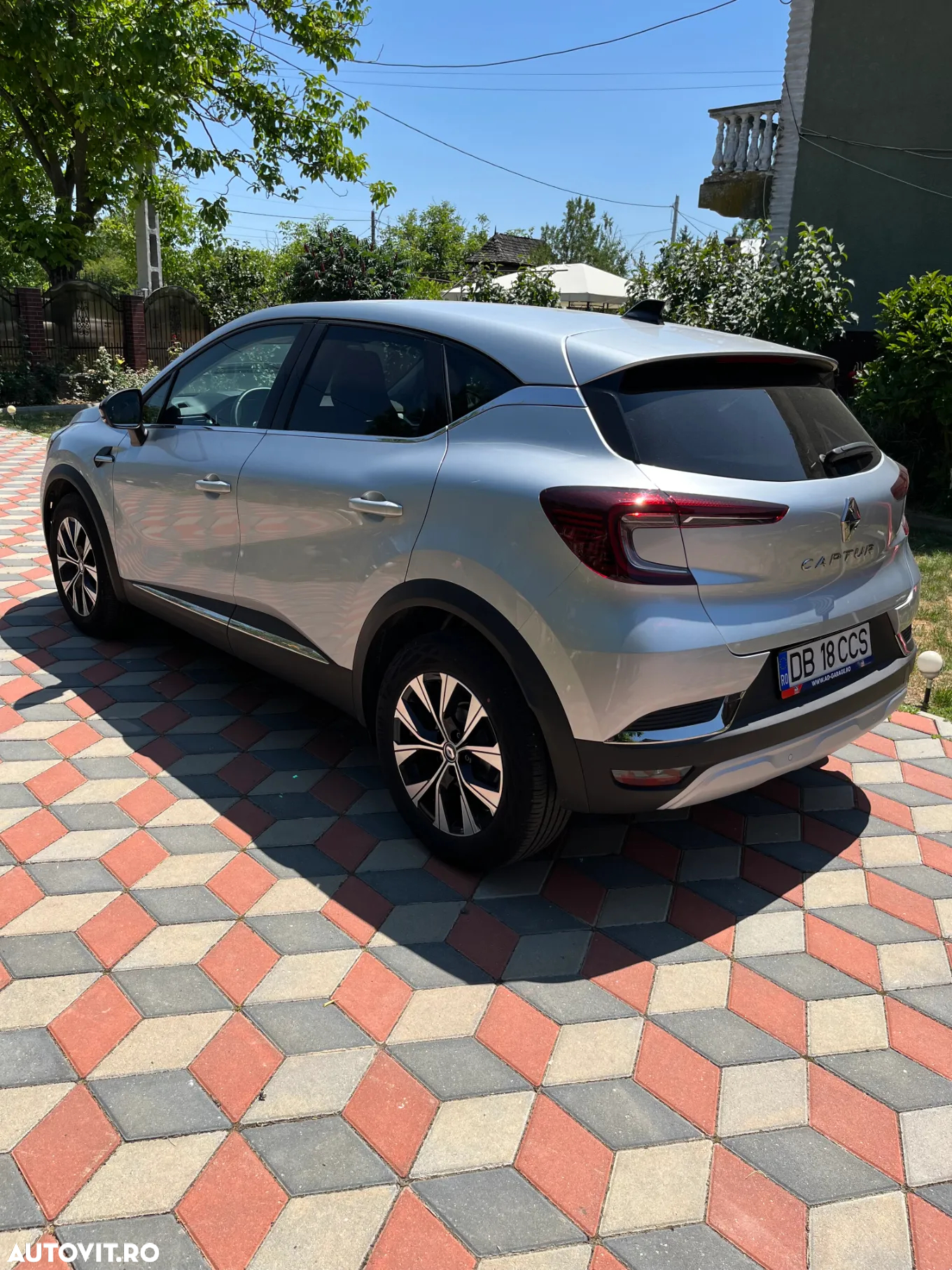 Renault Captur MHEV 140 EDC Techno - 6