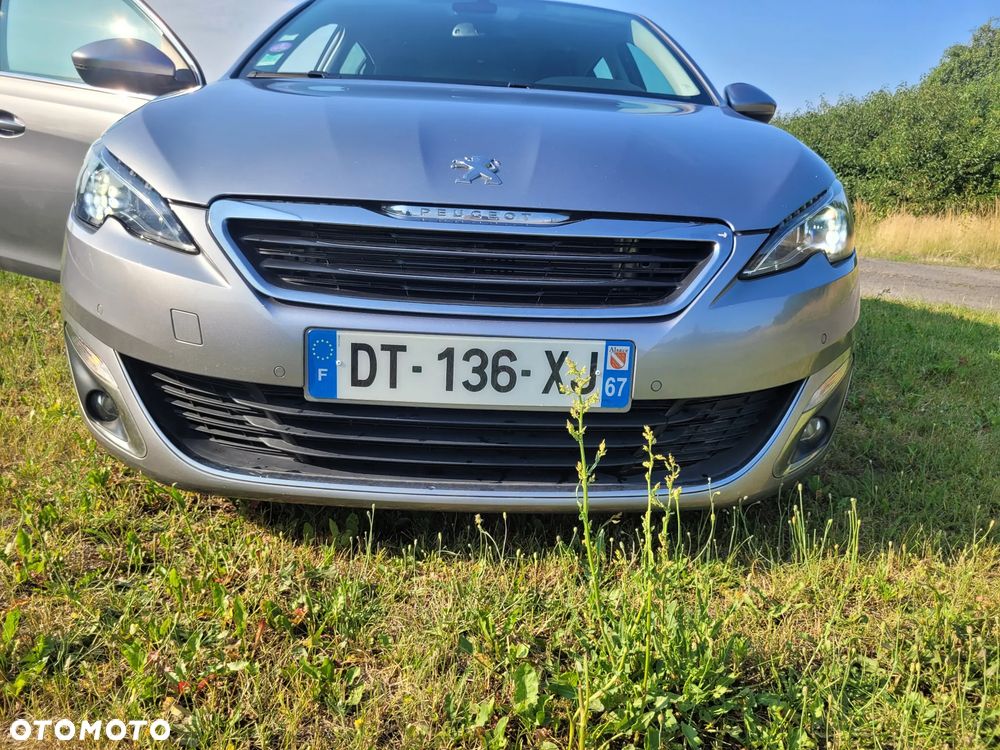 Peugeot 308 - 8