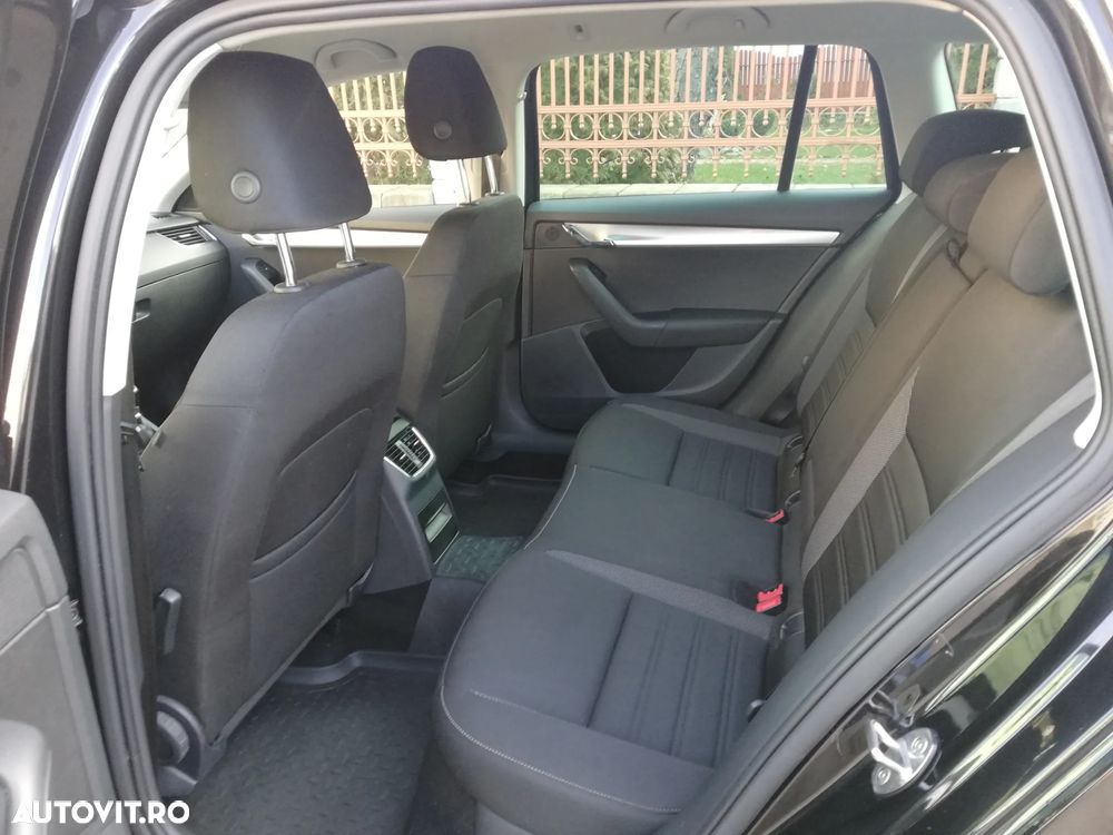 Skoda Octavia Combi Diesel 2.0 TDI Ambition - 7