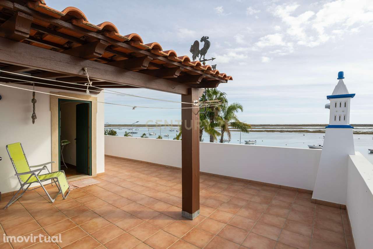 Moradia Tradicional T2 na Primeira Linha da Ria — Santa Luzia, Capital - Grande imagem: 2/25