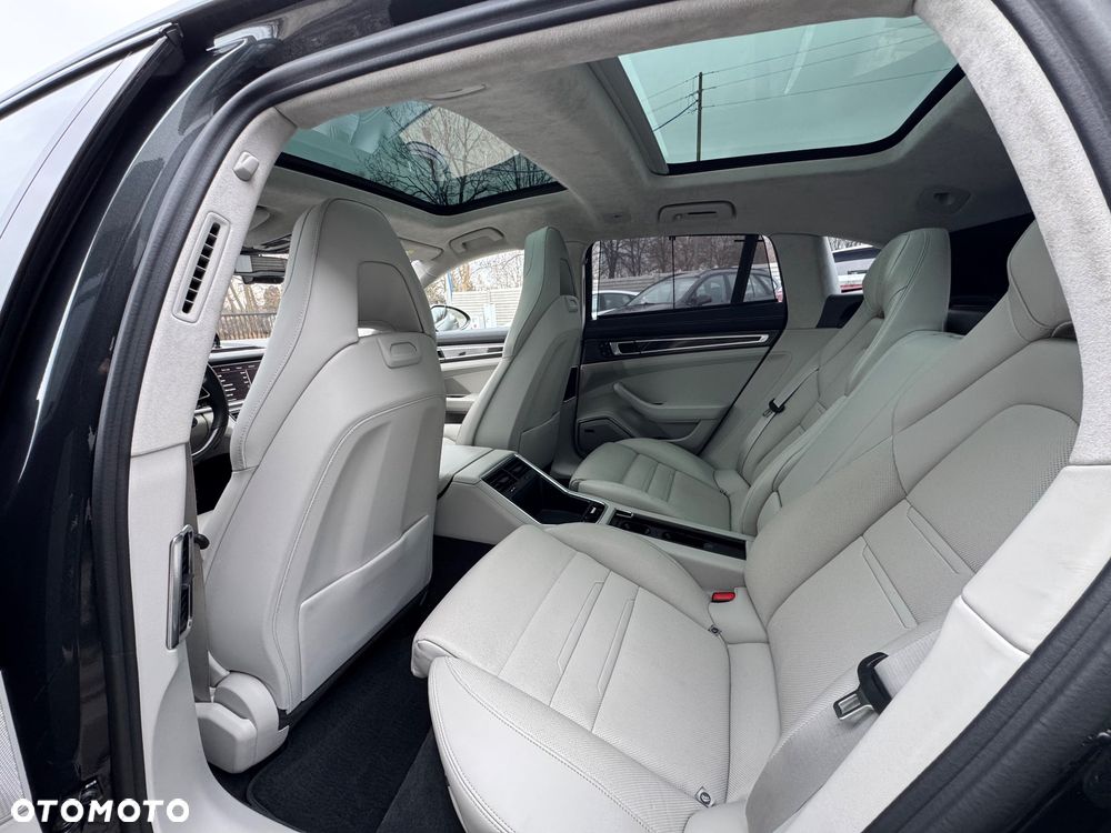 Porsche Panamera Turbo S Executive - 25