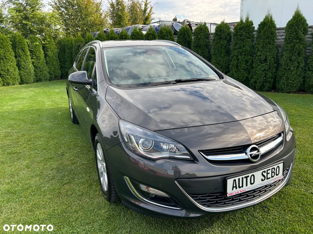 Opel Astra 1.4 Turbo Exklusiv - 2