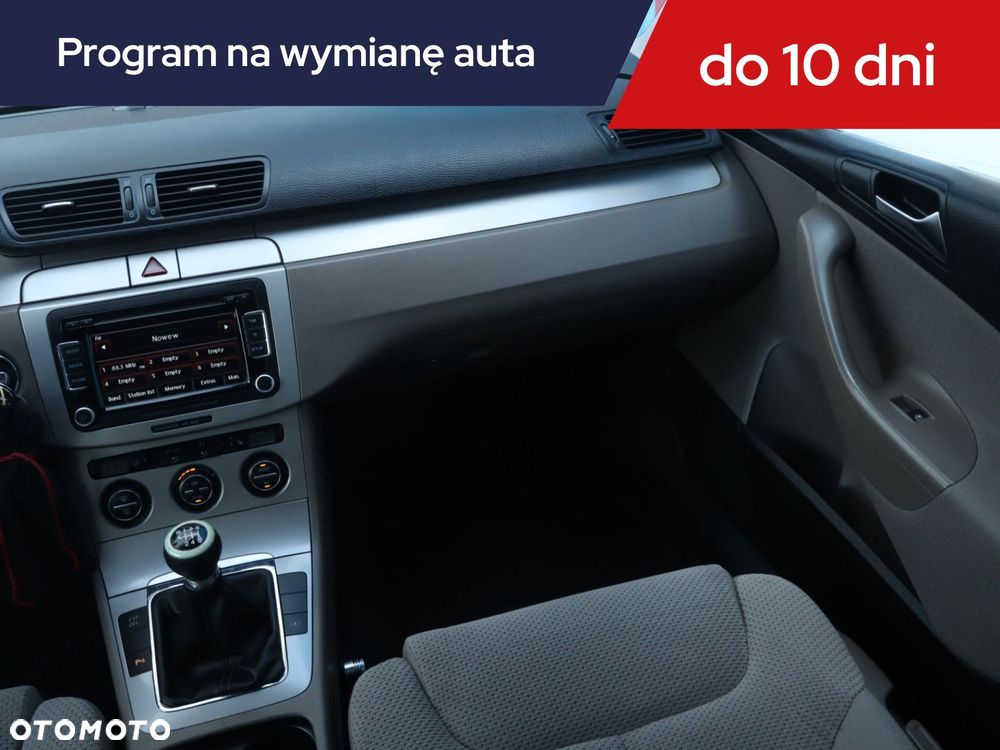 Volkswagen Passat - 10