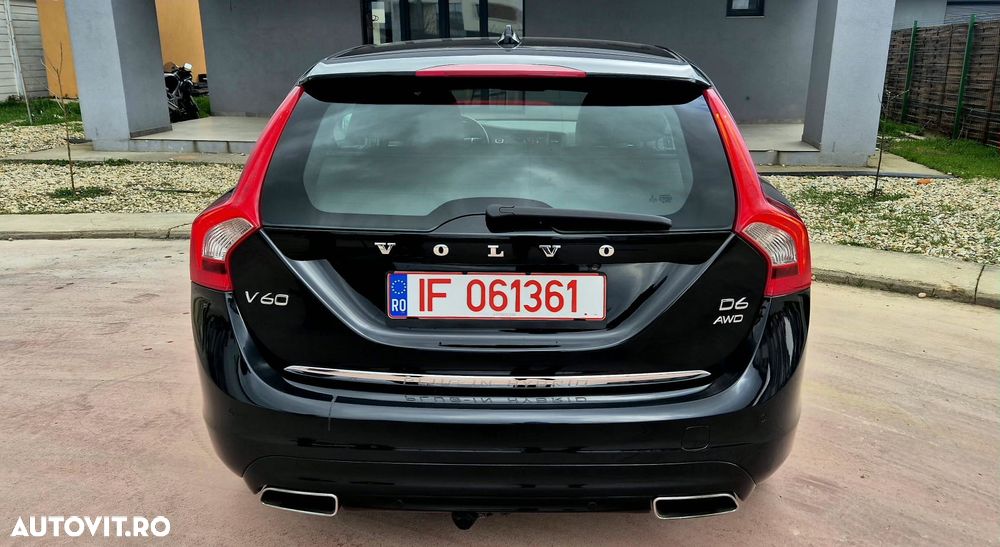 Volvo V60 D6 Plug-In-Hybrid AWD Geartronic Summum - 28