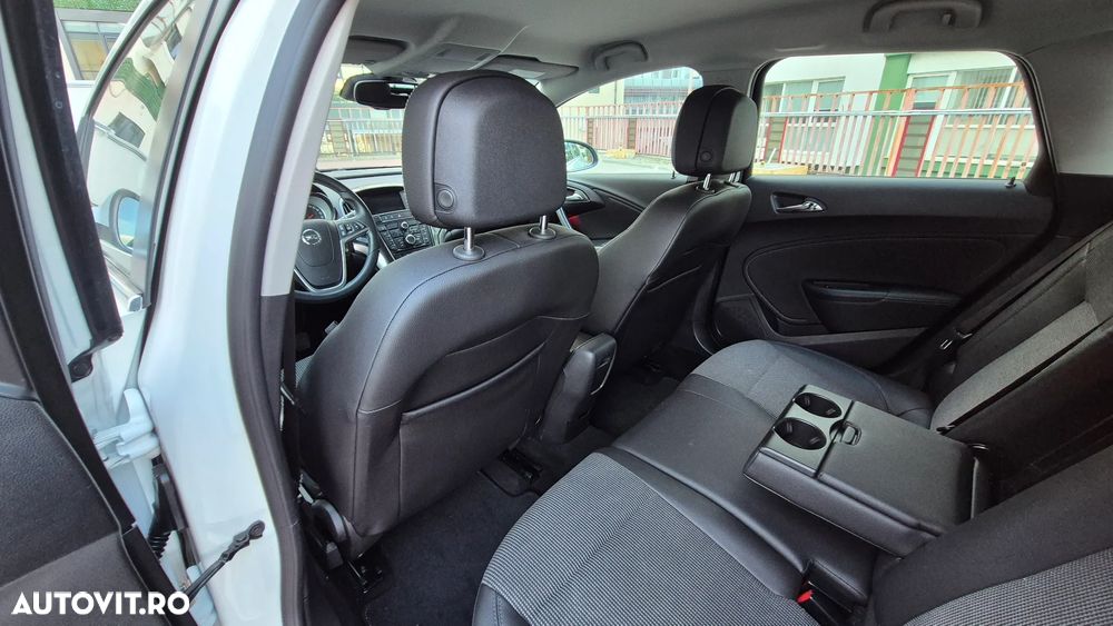 Opel Astra 1.7 CDTI DPF Cosmo - 9